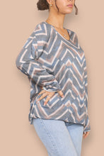 Load image into Gallery viewer, Made In Italy Fine Knit Zigzag Stripe Pattern Top
