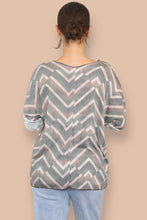 Load image into Gallery viewer, Made In Italy Fine Knit Zigzag Stripe Pattern Top
