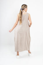 Load image into Gallery viewer, Made In Italy Scoop Neck Sleeveless Linen Dress
