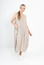 Load image into Gallery viewer, Made In Italy Scoop Neck Sleeveless Linen Dress
