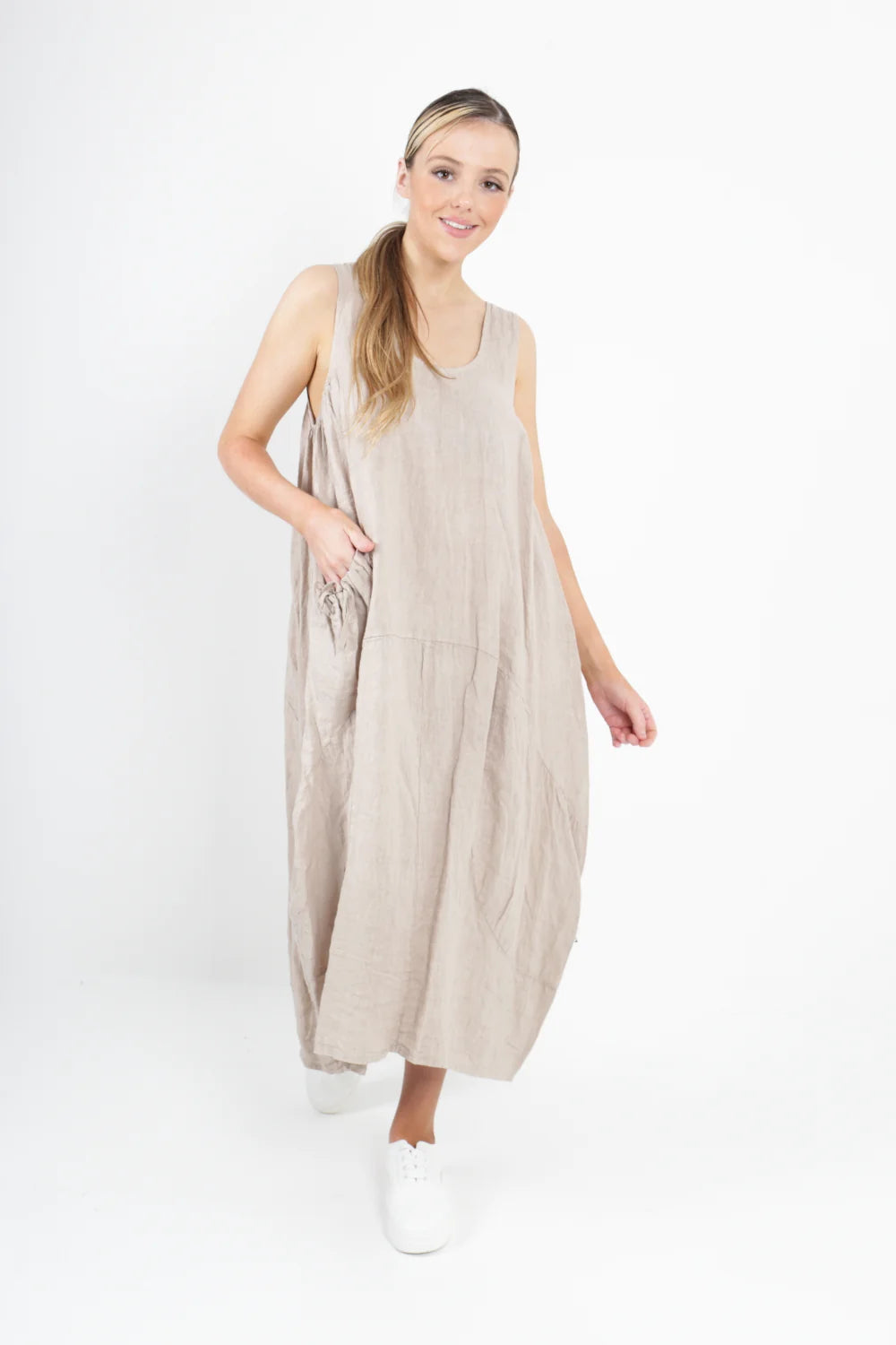 Made In Italy Scoop Neck Sleeveless Linen Dress