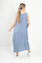 Load image into Gallery viewer, Made In Italy Scoop Neck Sleeveless Linen Dress
